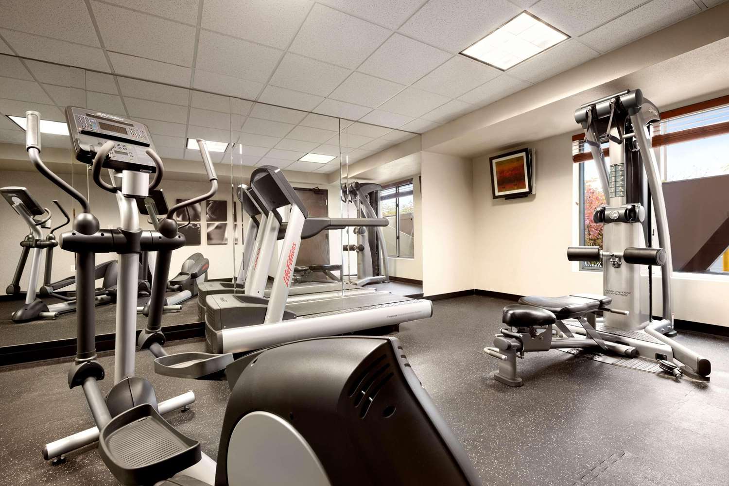 Country Inn & Suites By Radisson, Dearborn, MI 8/21