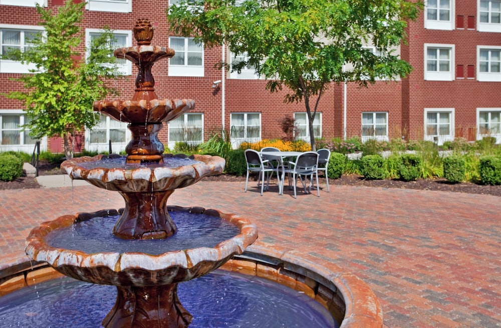 Holiday Inn Express Hotel & Suites St. Louis West-O Fallon 68/71
