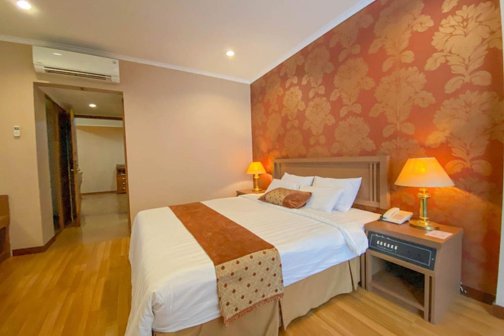 Riyadi Palace Hotel 31/61