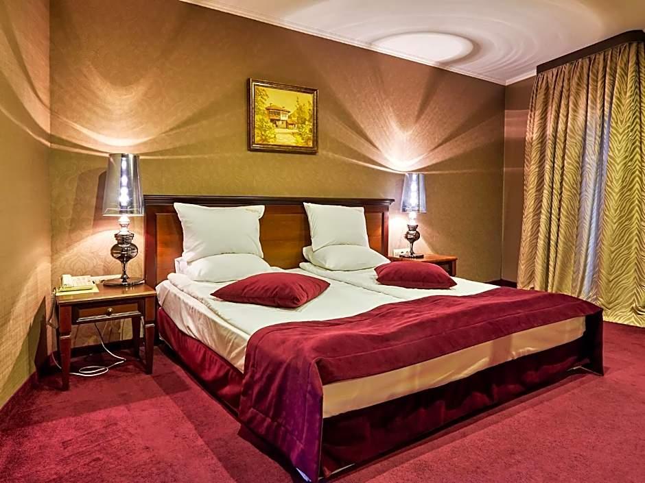 Yantra Grand Hotel 14/57