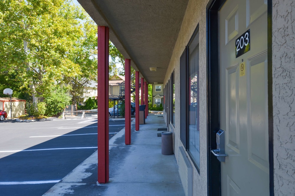 Americas Best Value Inn Atascadero Paso Roble 49/66
