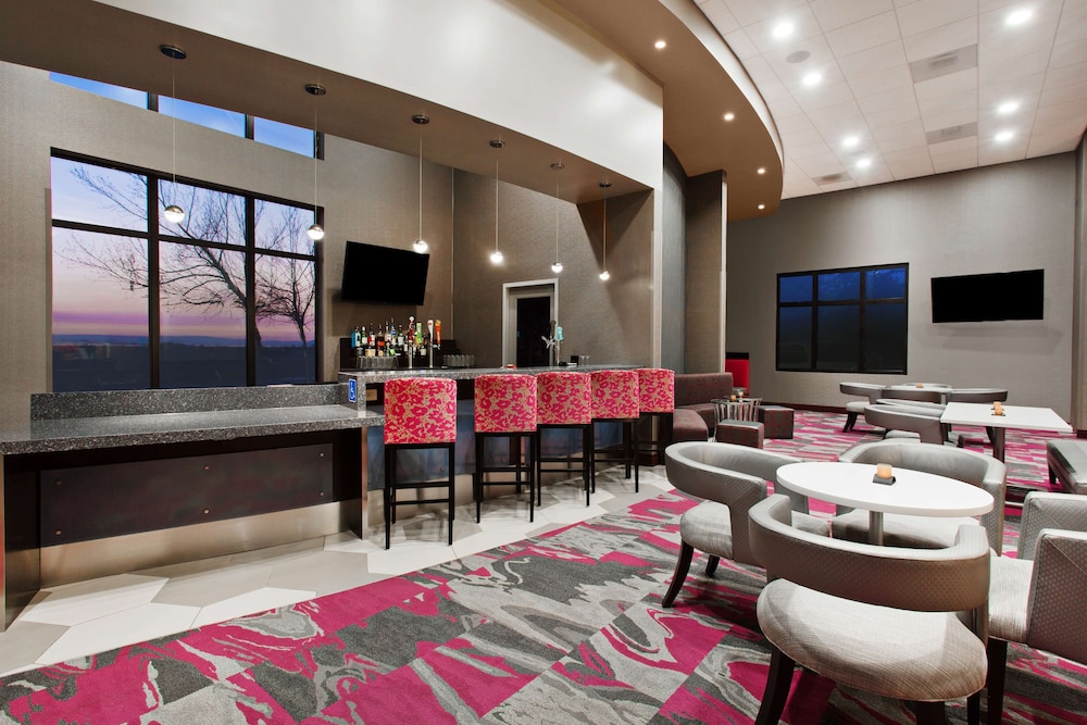 Hampton Inn Suites Oakland Airport 47/63