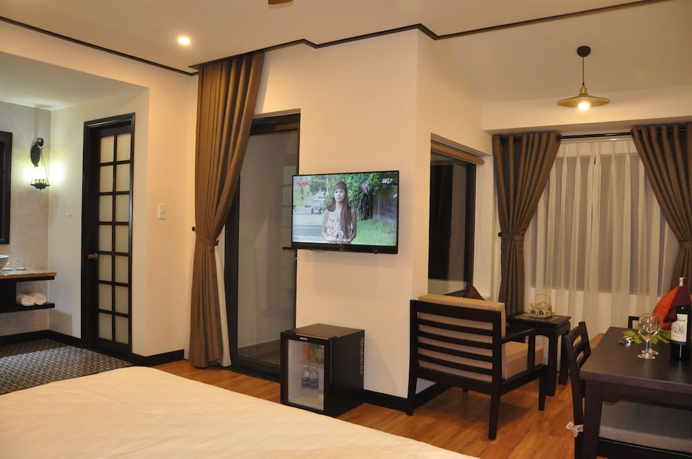 The Quin Riverside Villa 35/50