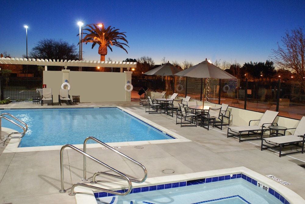 Hampton Inn and Suites Suisun City Waterfront 28/50