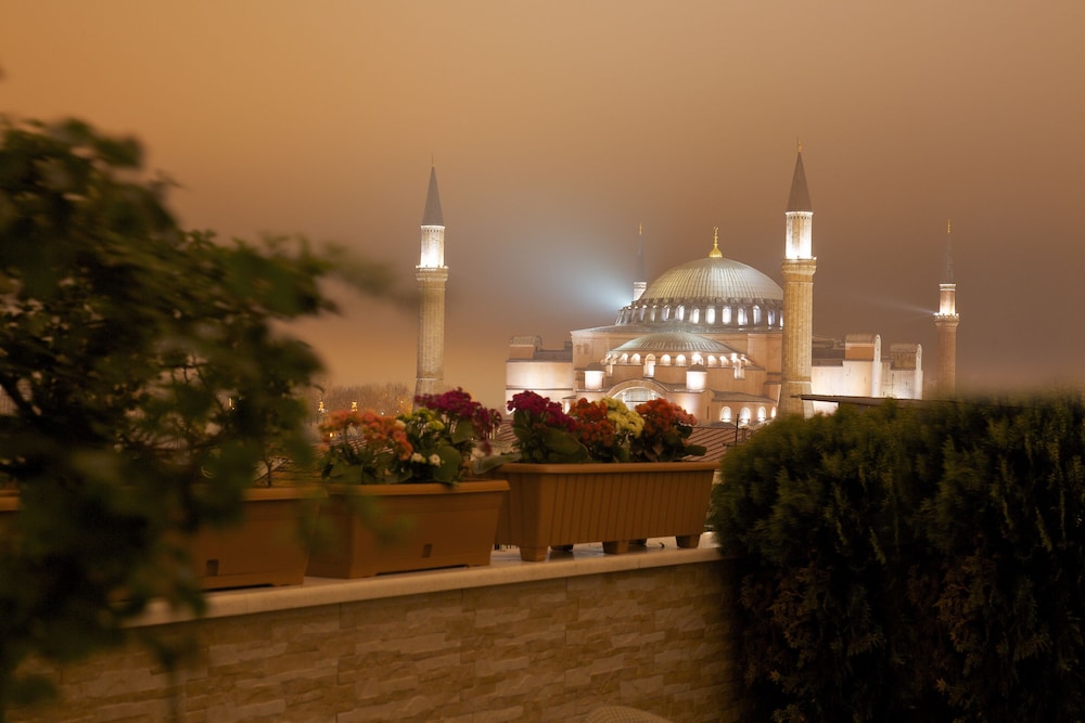 White House Hotel Istanbul 41/44