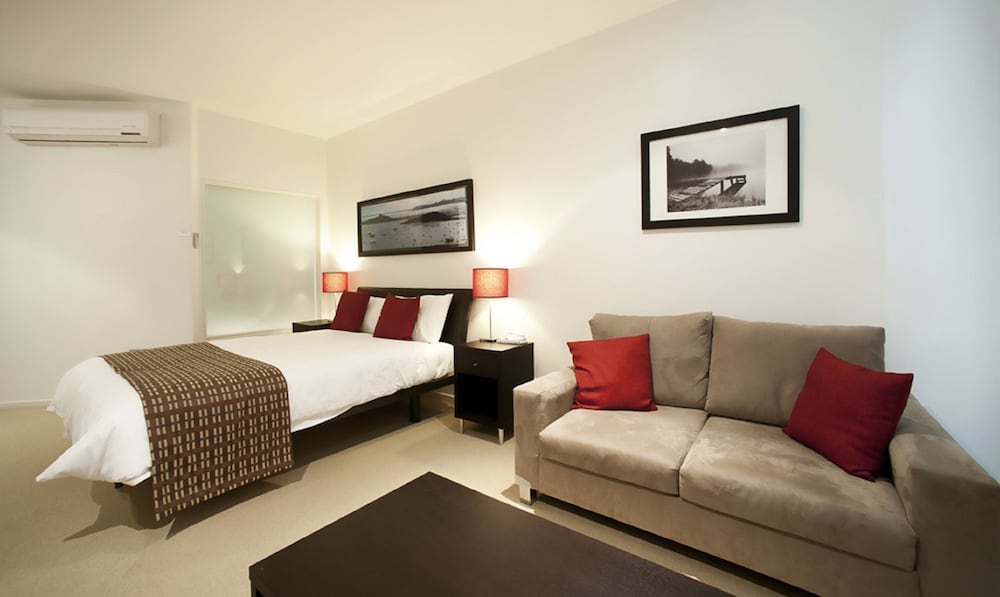 The Waves Serviced Apartments 29/52