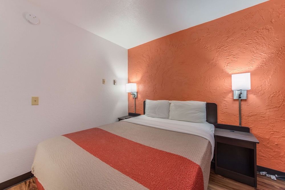 Motel6 Saint Paul, MN - I-94 17/54