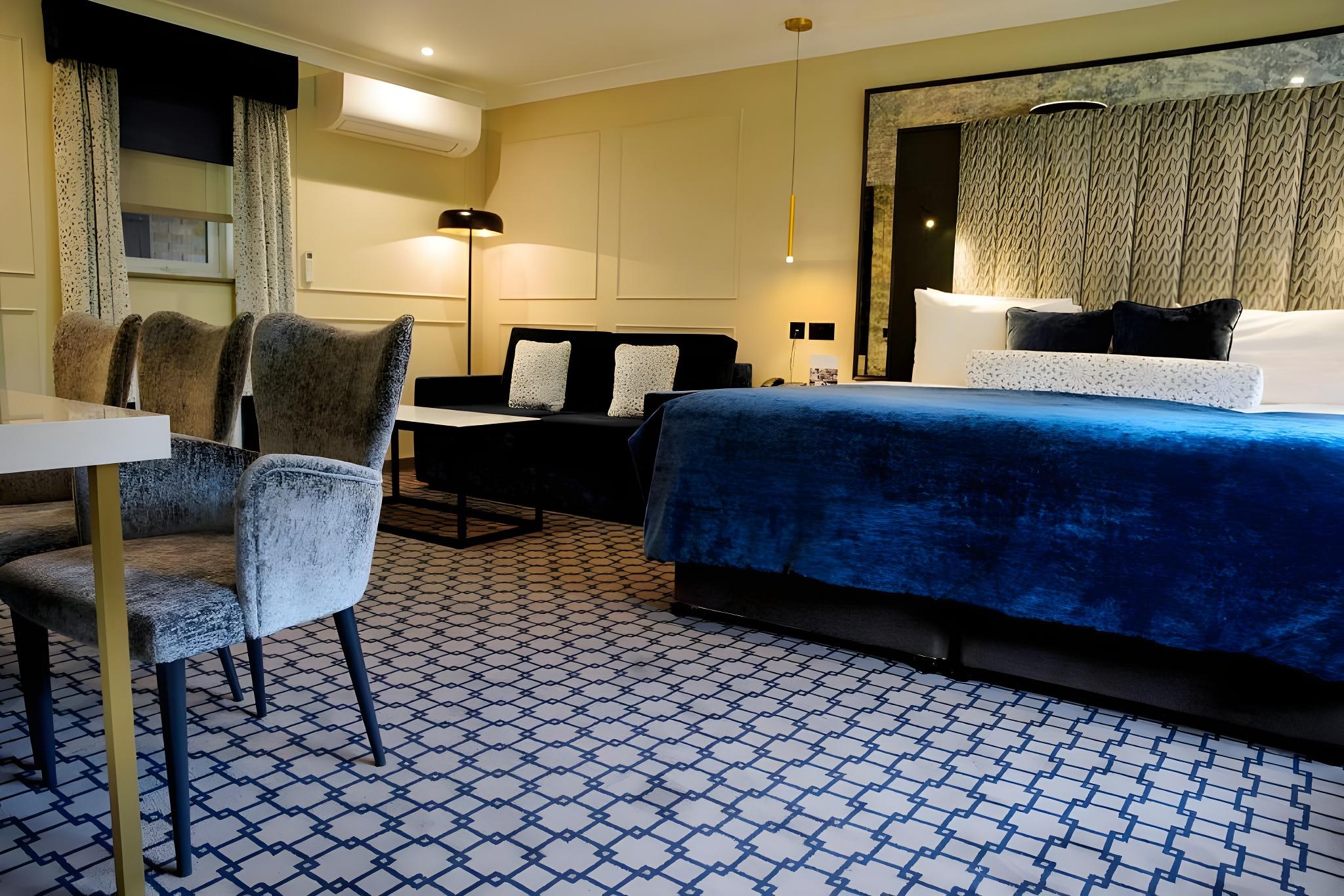 Family Suite, Executive