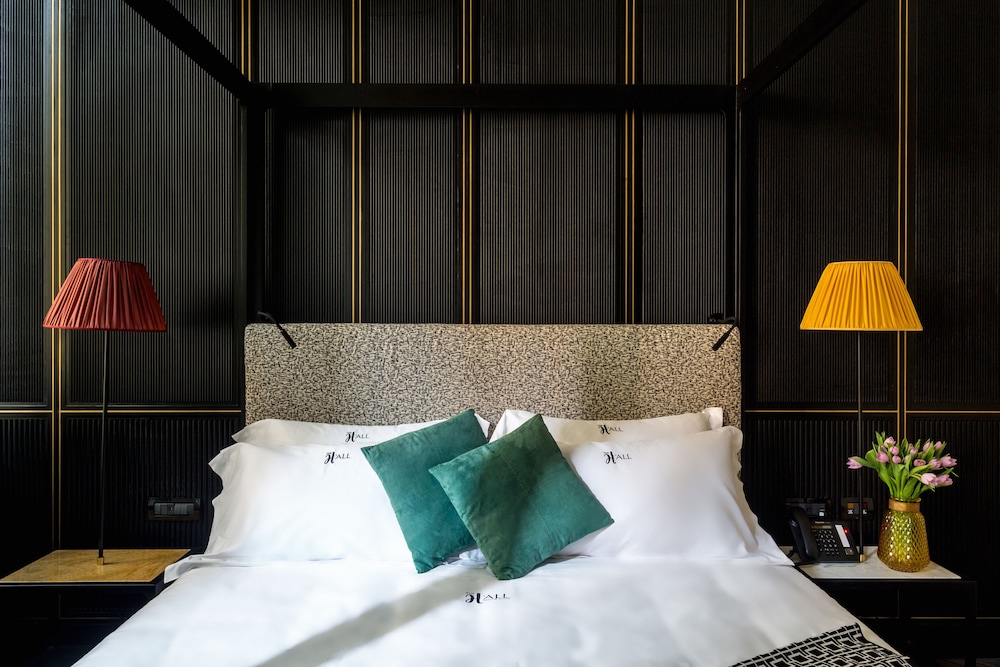 THE H'ALL TAILOR SUITE ROMA 47/65