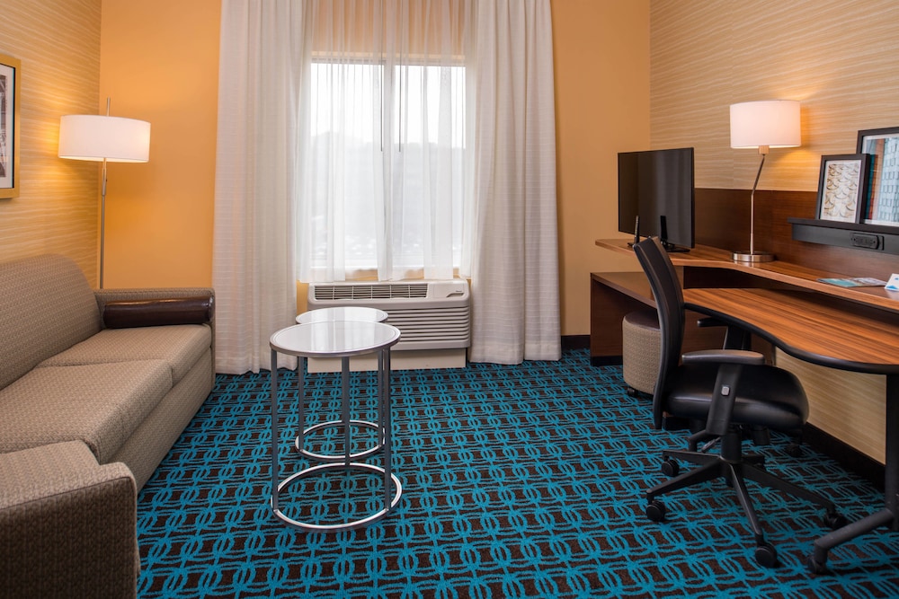 Fairfield Inn Suites St Louis Westport 38/39