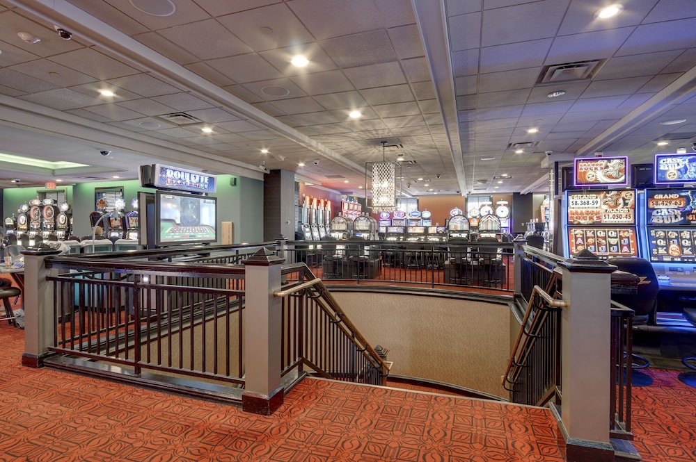Grand Z Hotel Casino by Red Lion Hotels 29/57