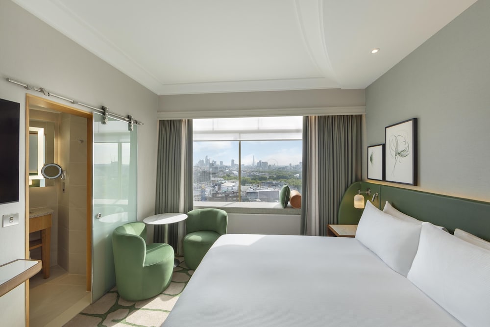 ROOM, QUEEN BED