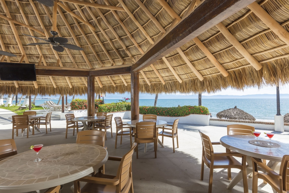 Vista Vallarta All Suites on the Beach 59/75