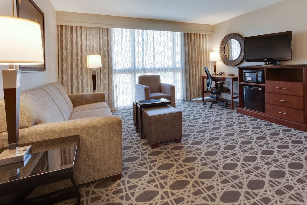 Drury Inn and Suites Louisville East 26/40