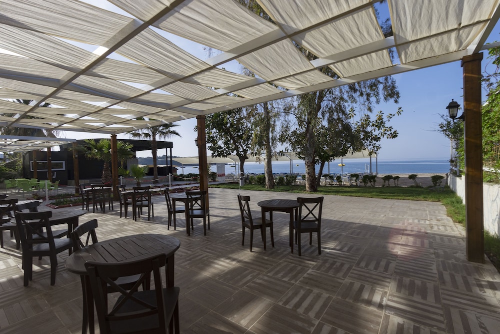 Grand Paradise Hotel 38/50