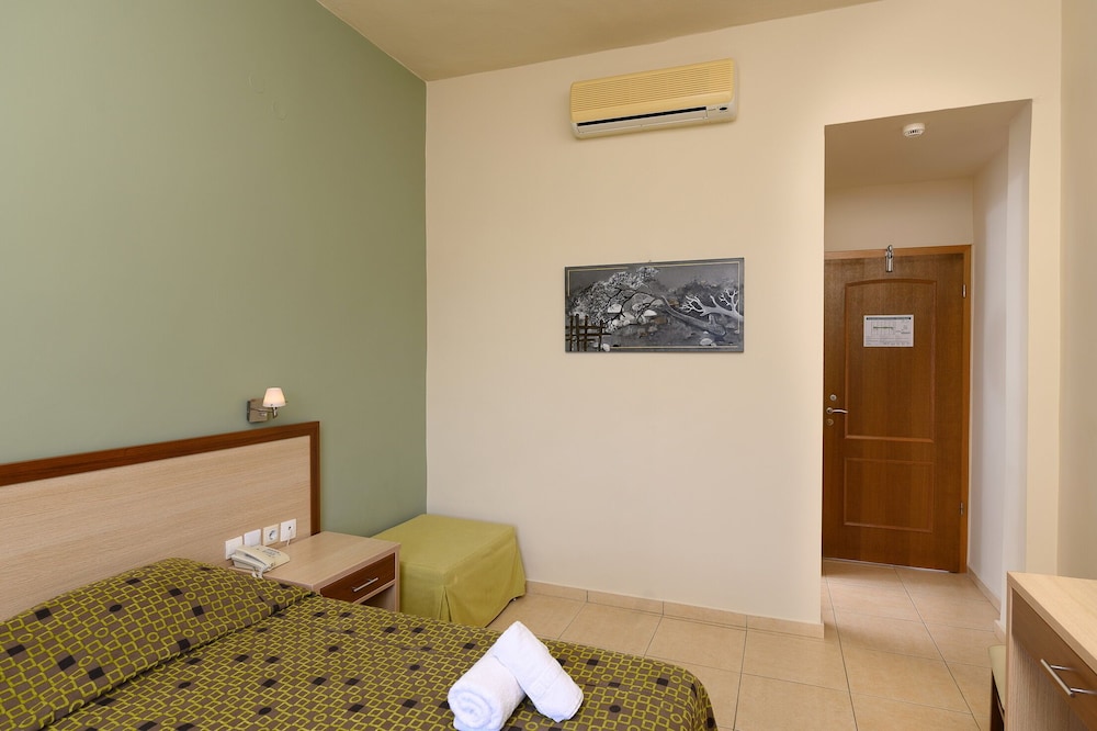 Alianthos Beach Hotel 24/61