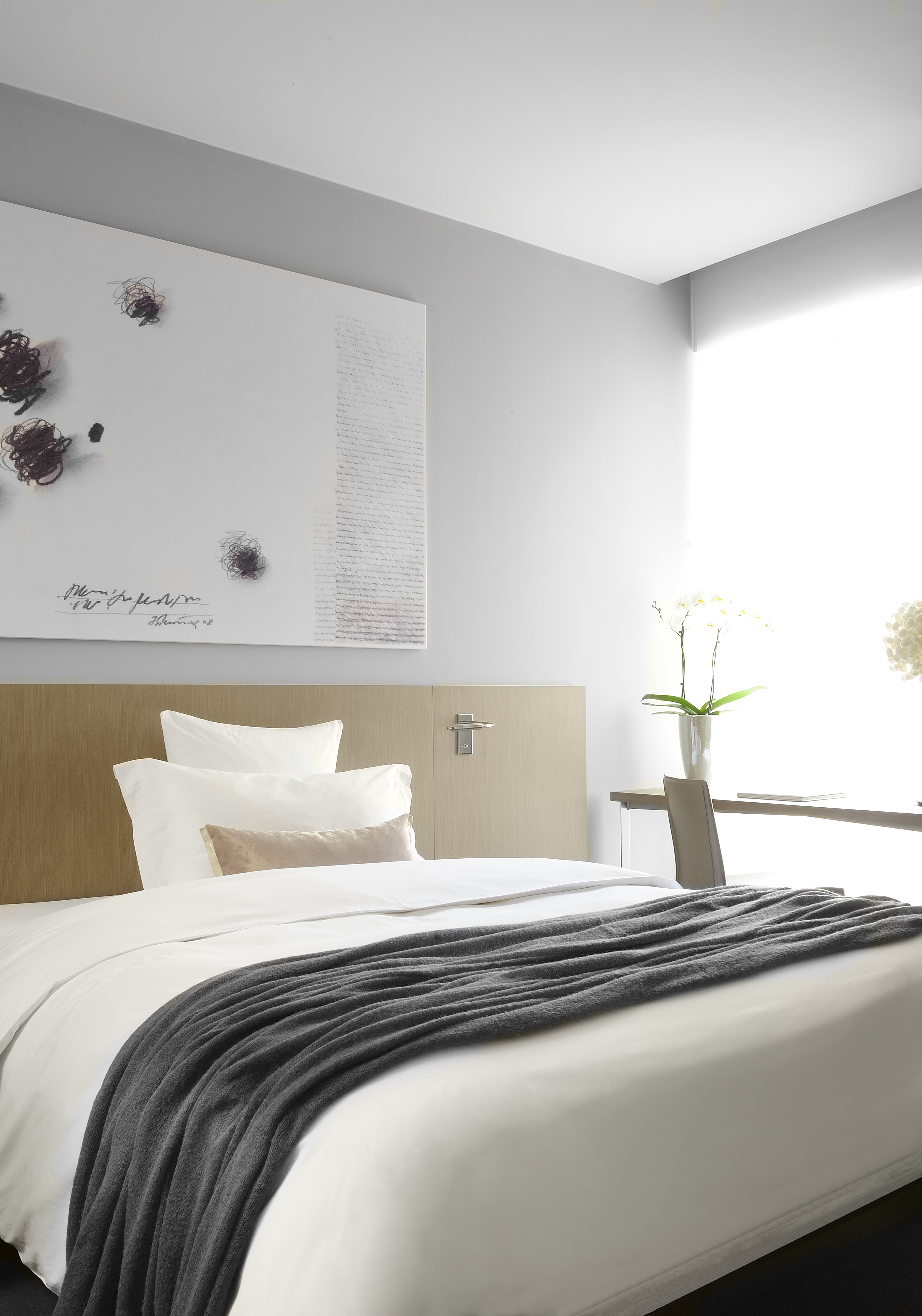 SINGLE ROOM