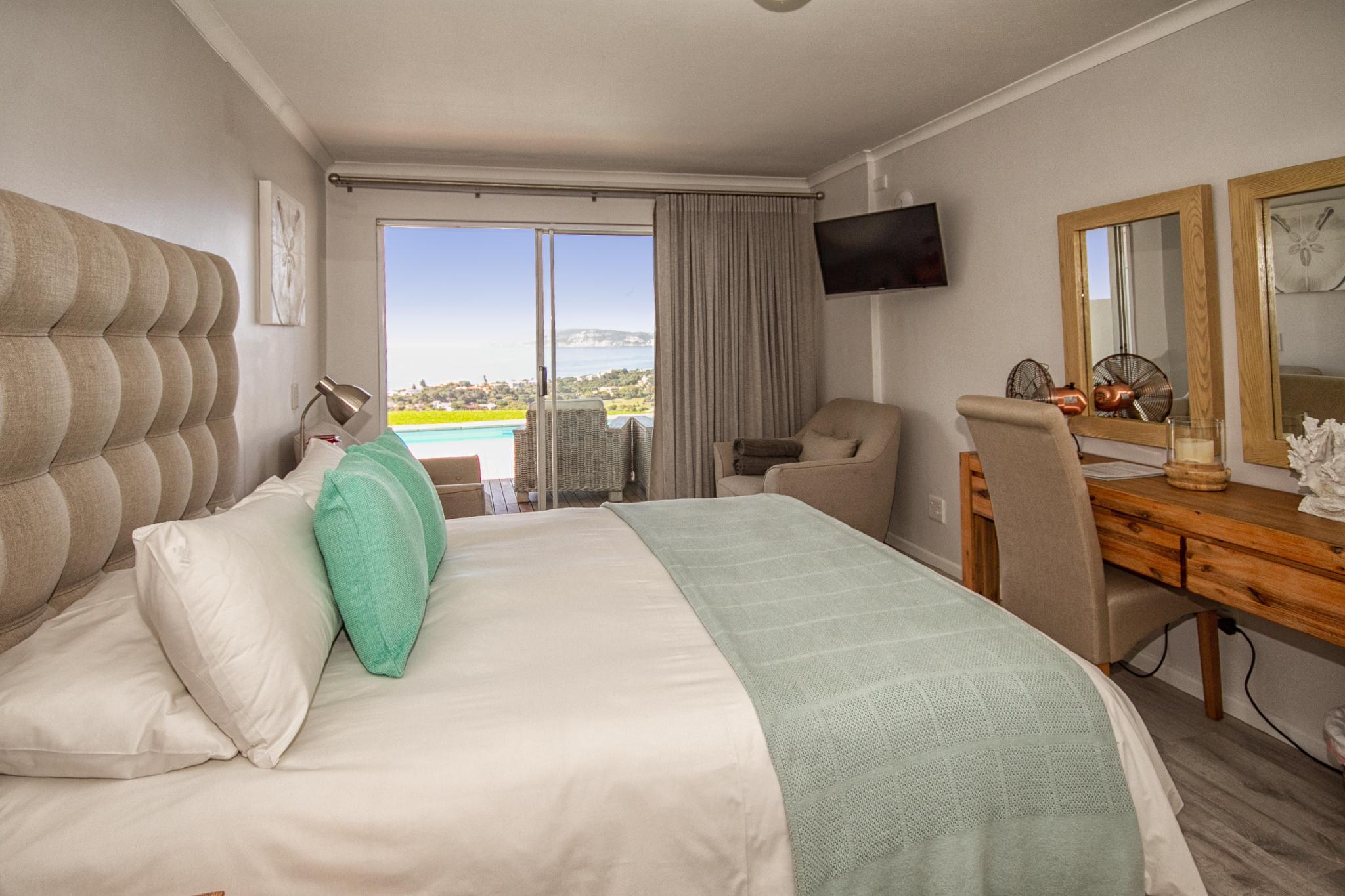 Bellevue, Luxury, Queen Bed