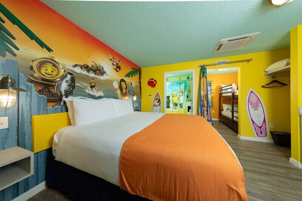 Theme, Beach, 1 King and 1 Single Beds, Bunk Bed