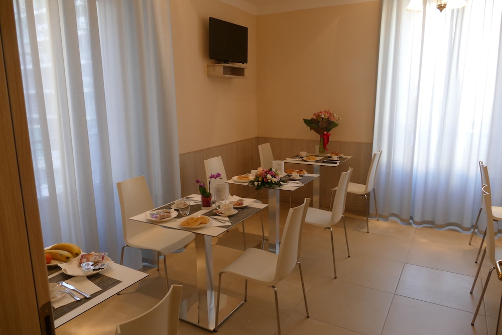 Hotel Cantore 33/41