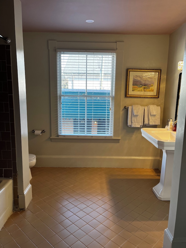 Foley House Inn 45/75
