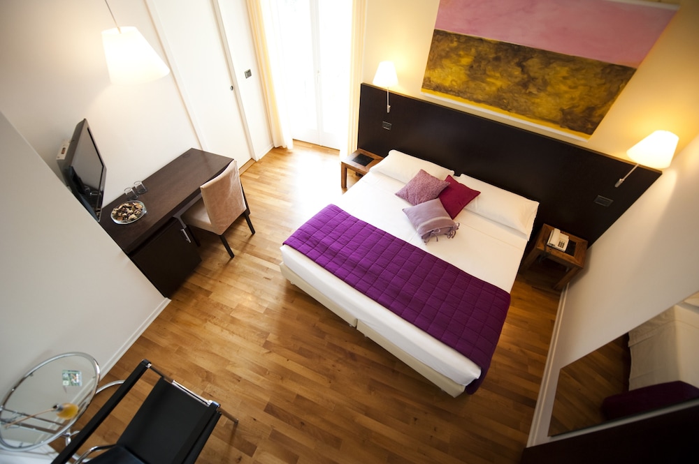 Hotel Meridiana 21/76