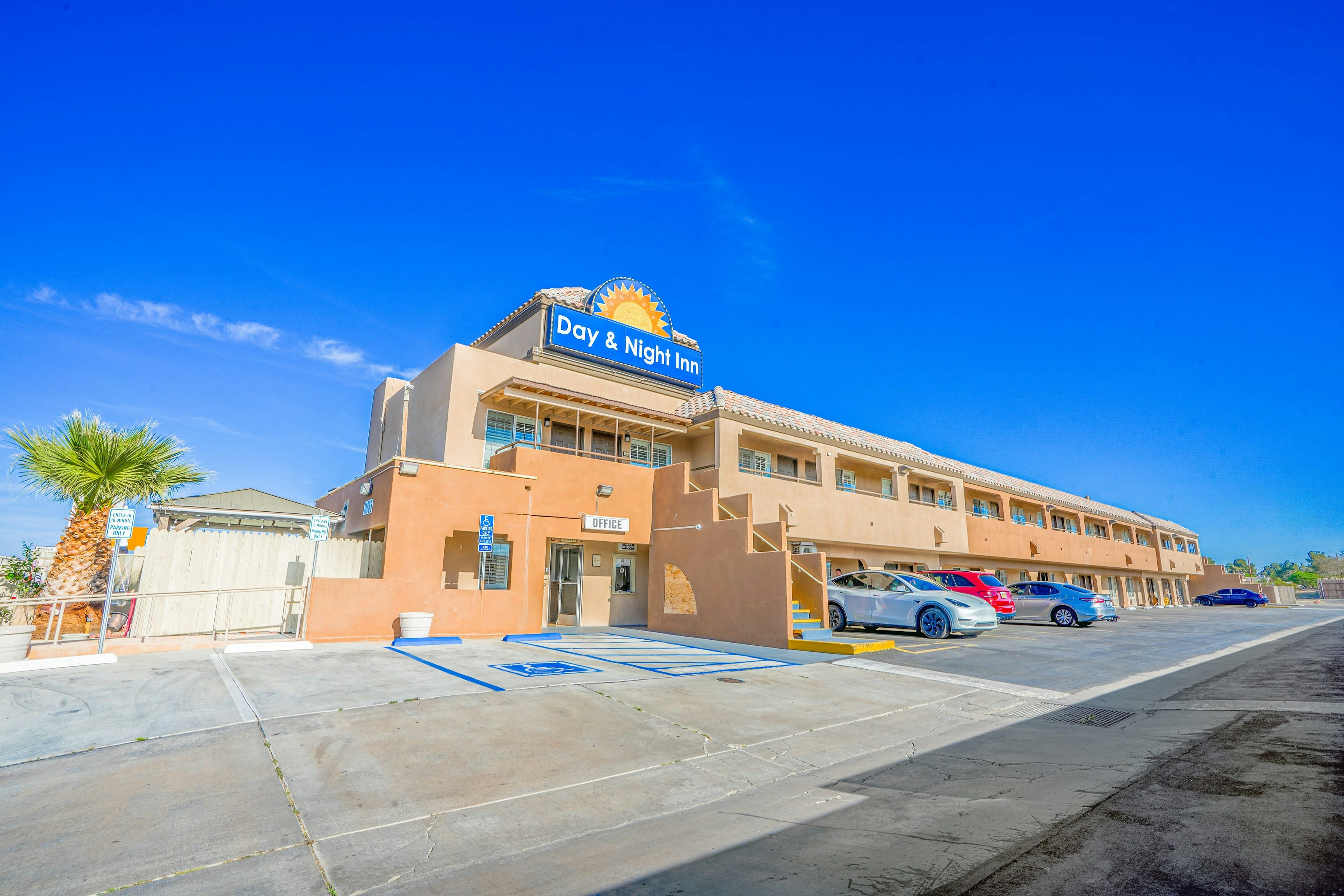 OYO Day And Night Inn 19/27