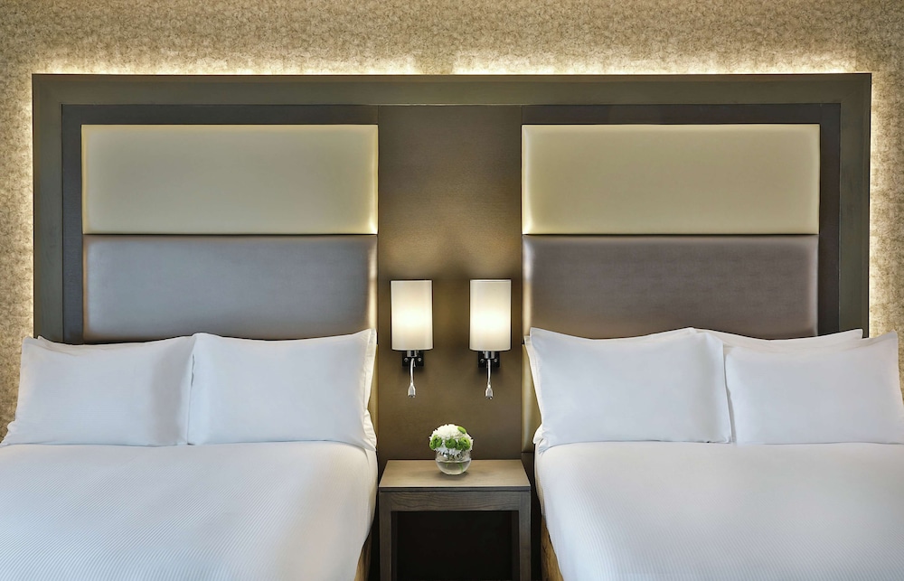 Legend Hotel Lagos Airport Curio Collection By Hilton 13/81
