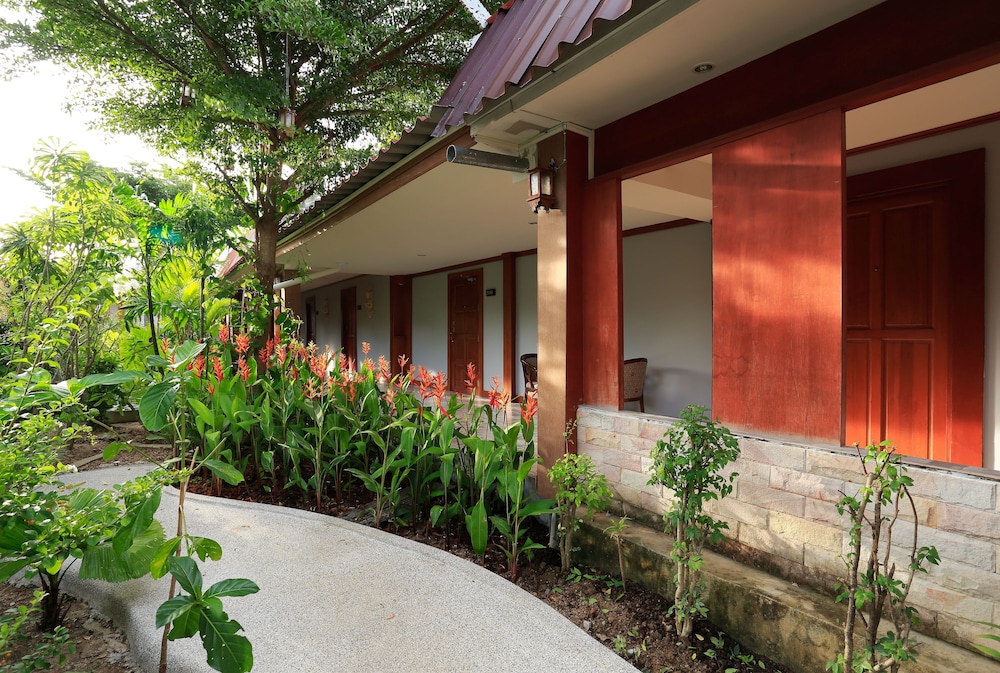Chabana Resort 2/50