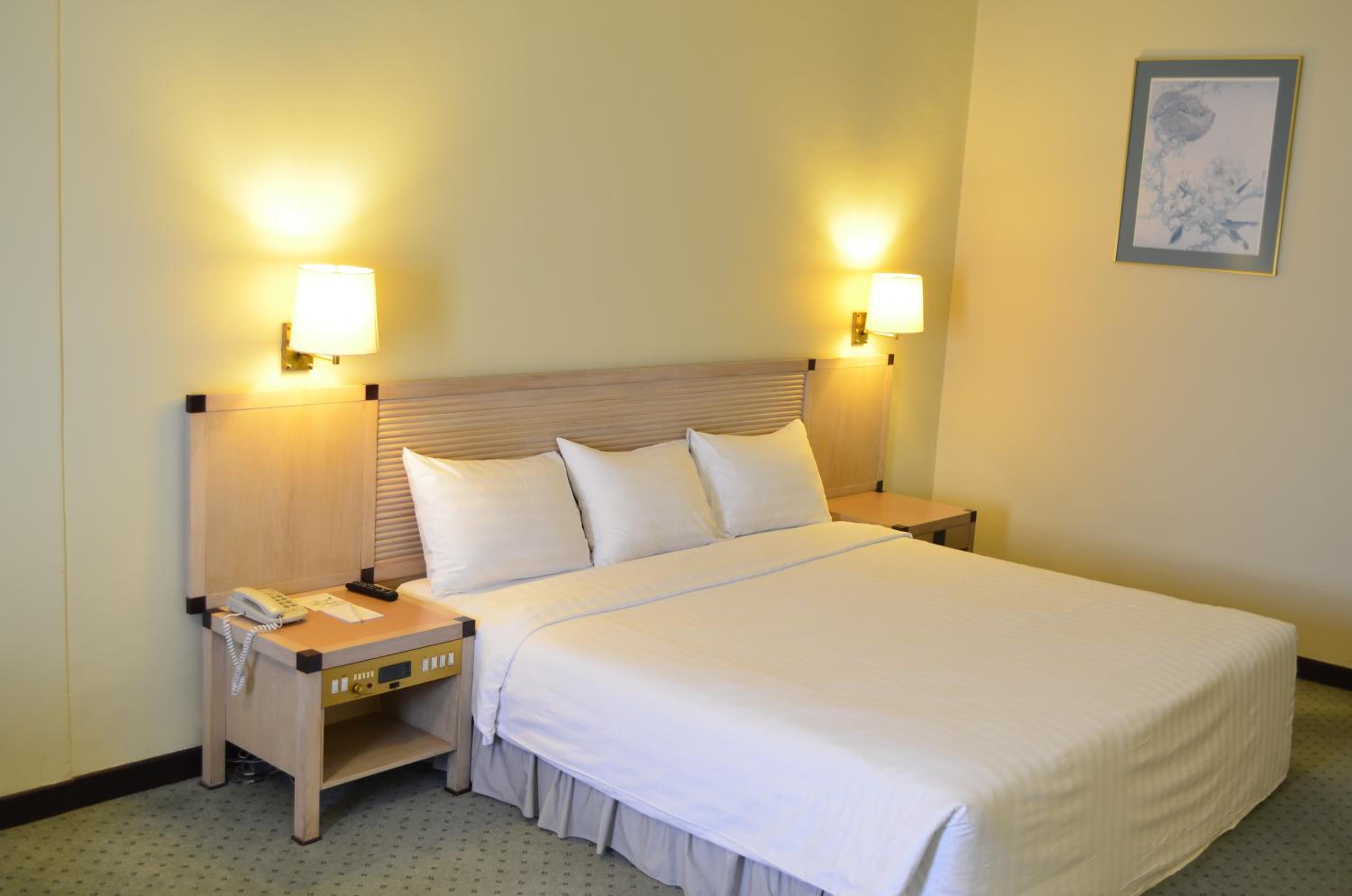 غرفة ديلوكس بسرير مزدوج أو سريرين منفصلين بإطلالة على المدينة، Cambodiana Hotel 9/10