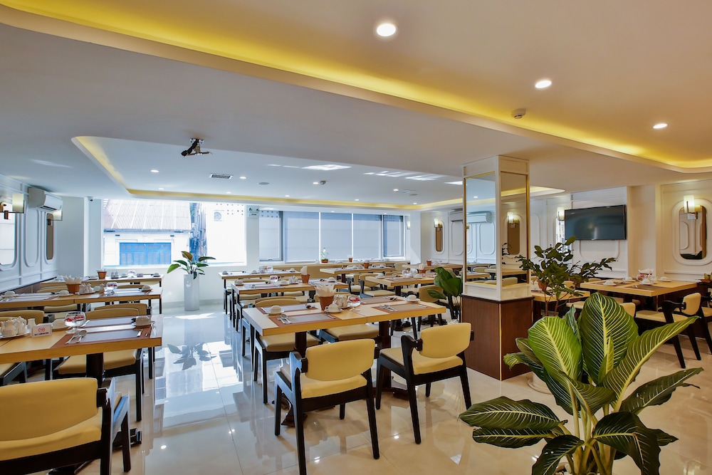 Aluna Ben Thanh Hotel 32/40