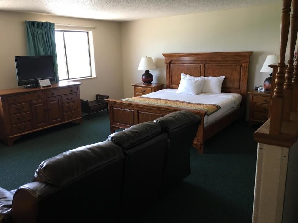 Americas Best Value Inn and Suites-Cassville/Roaring River 15/42