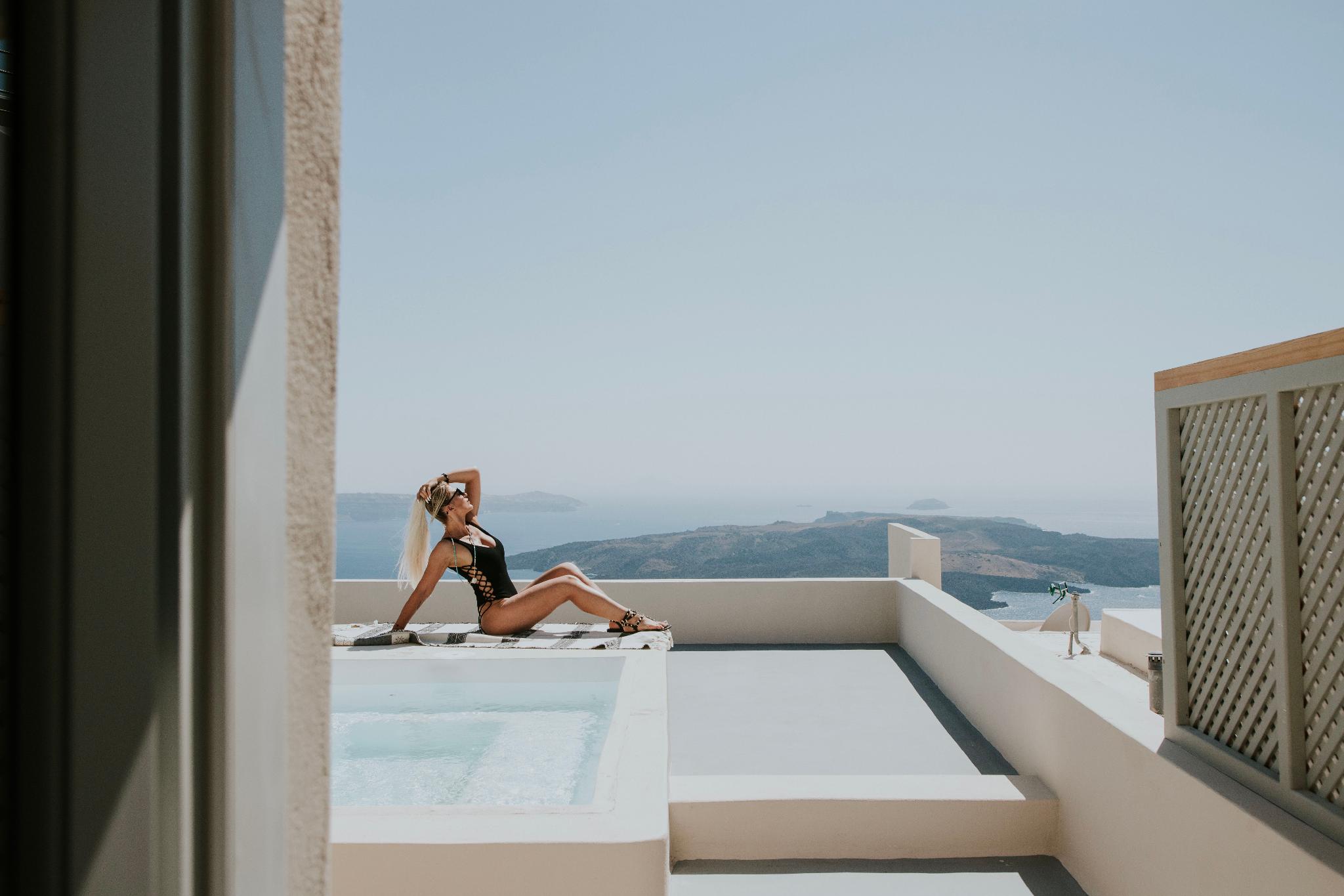 Caldera Cliff Illusion Suites 6/24