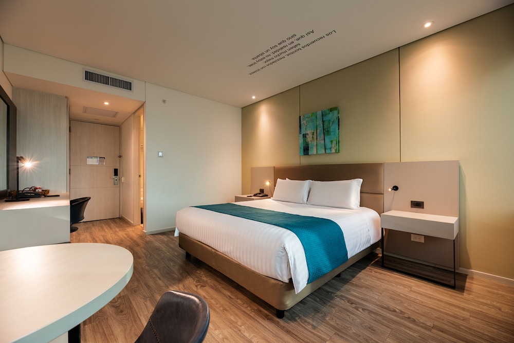 STANDARD, KING BED