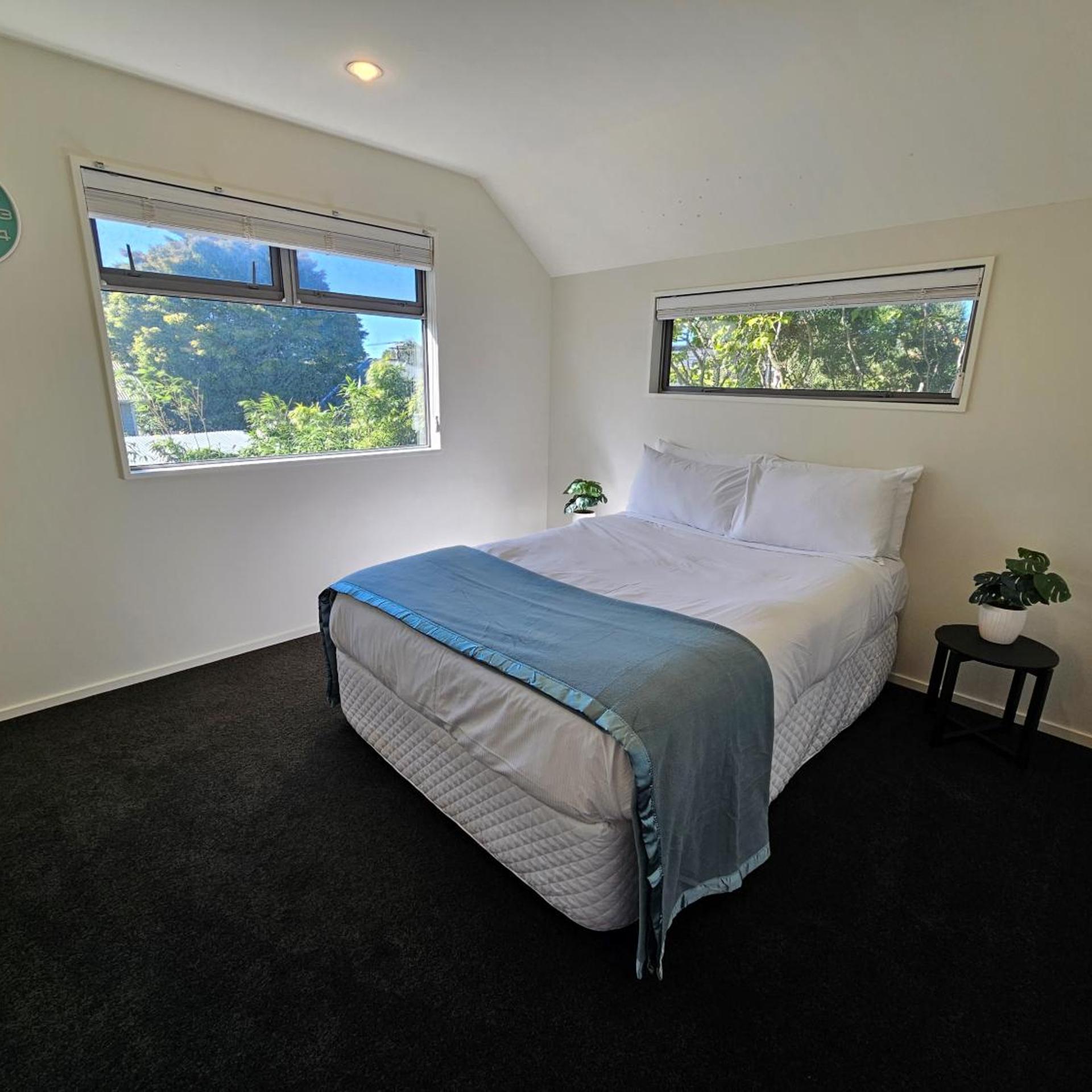 AZENA MOTEL 20/50