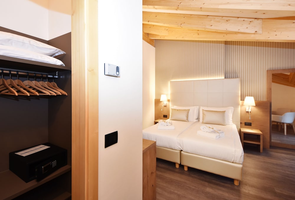 X Alp Hotel 9/64