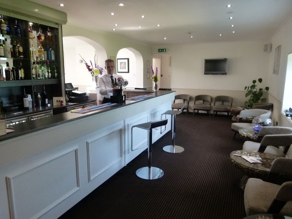 Beachcombers Hotel 34/48