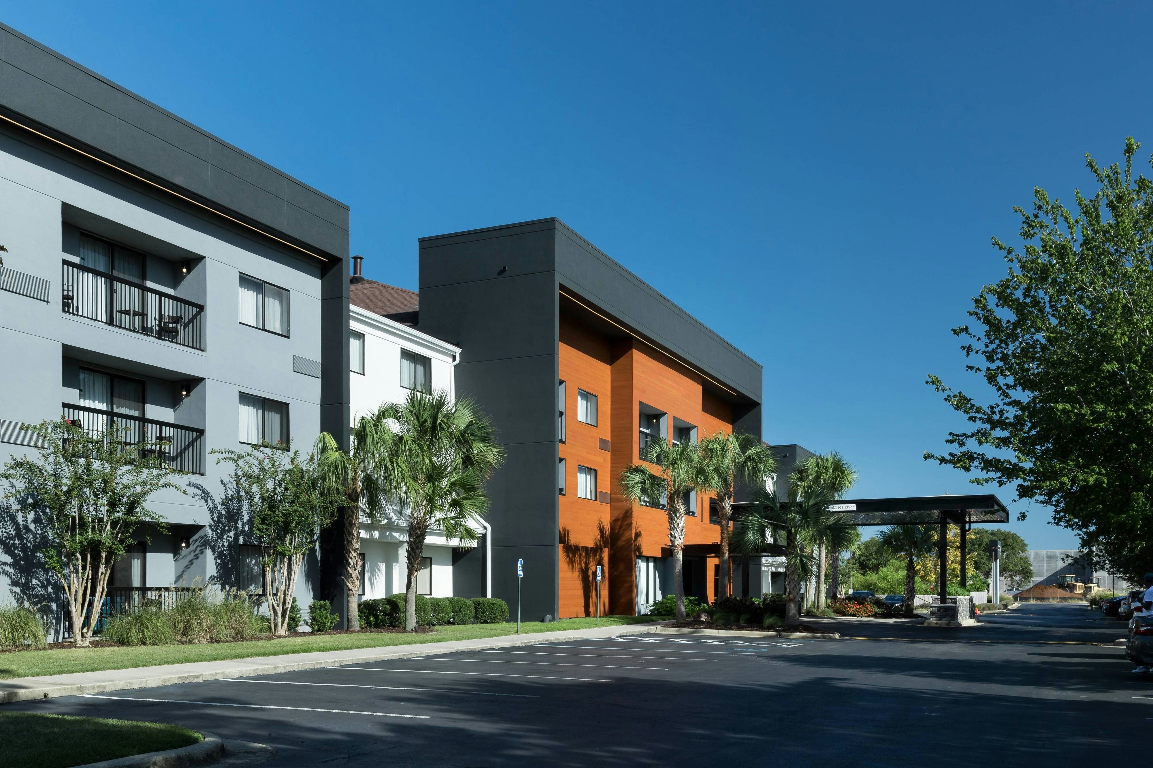 Courtyard by Marriott Pensacola 17/18