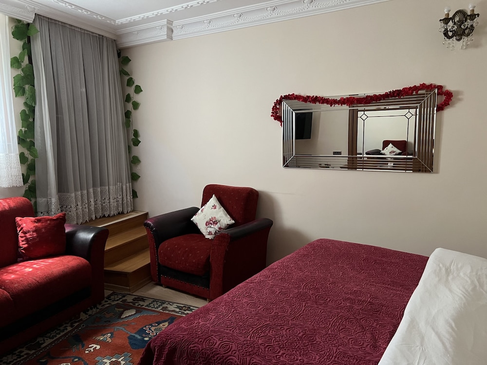 Ada Hotel 50/77