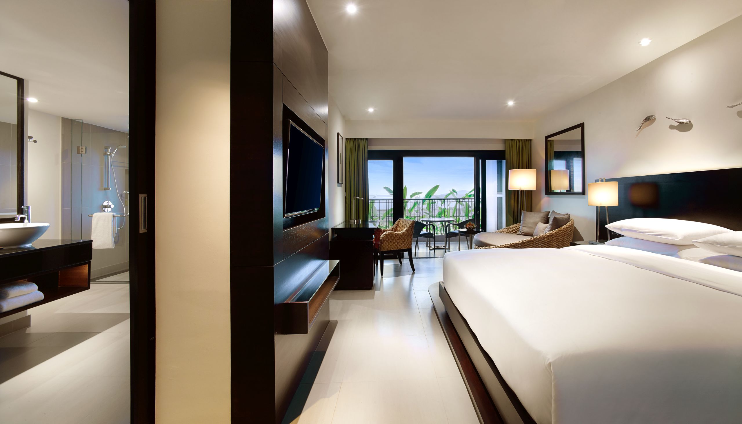 KING/TWIN BED GARDEN VIEW