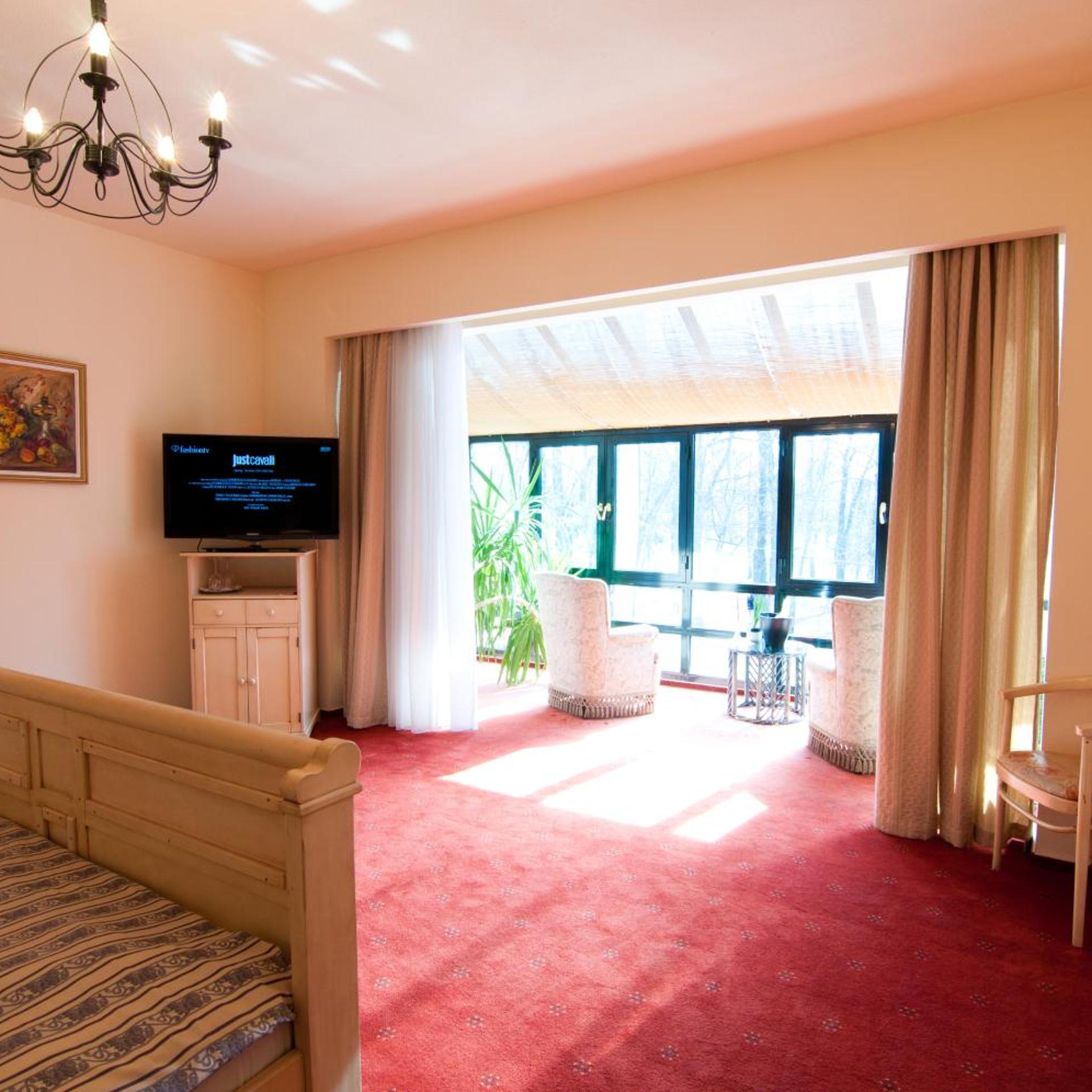 Elite Hotel 30/46