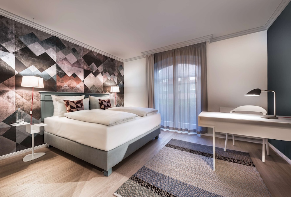 غرفة كلاسيكية بسرير مزدوج، Steigenberger Hotel Treudelberg Hamburg 2/3