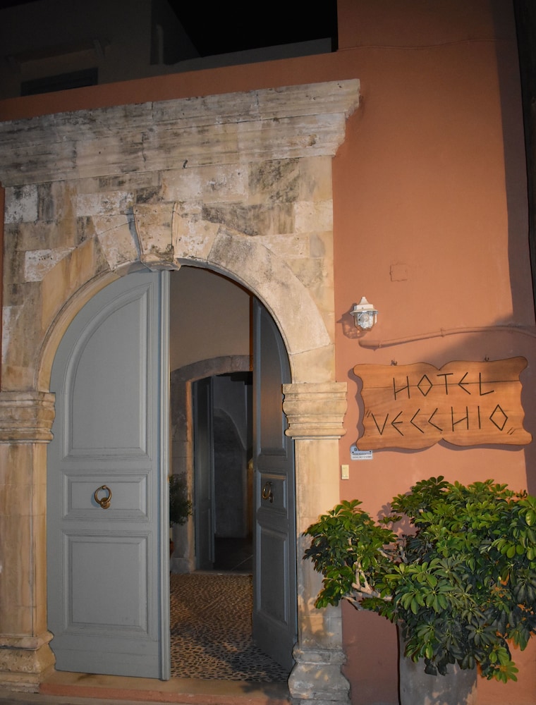 Hotel Vecchio 3/31