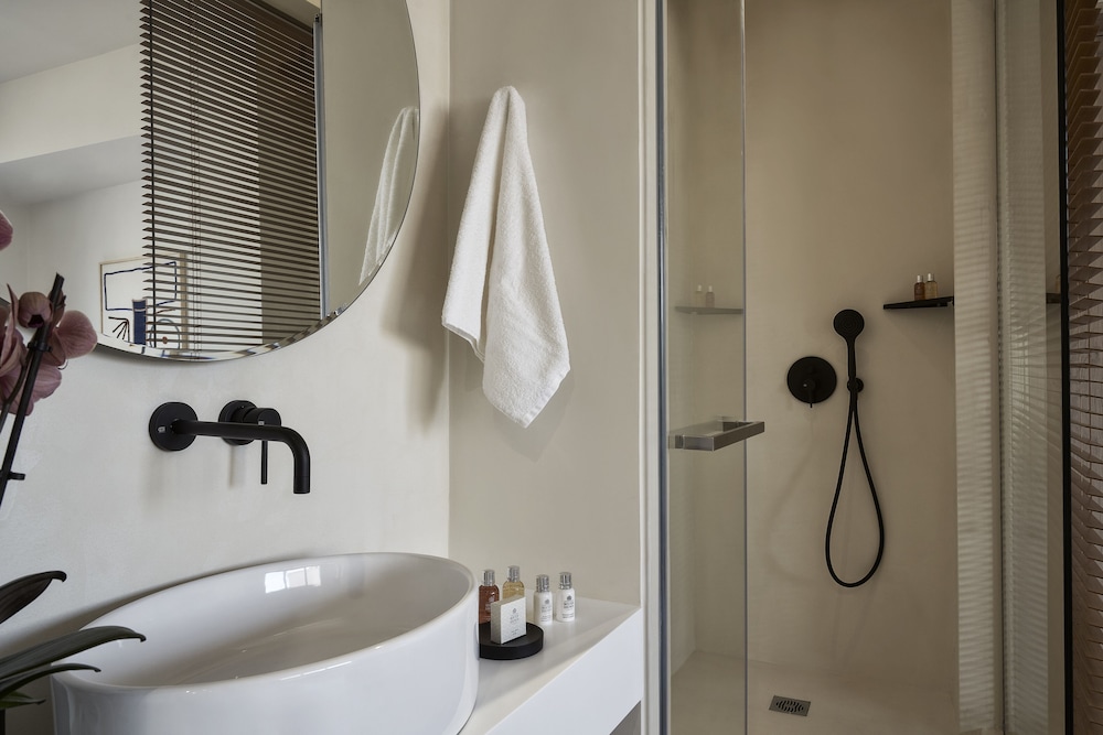 Vasi Hotel 46/50