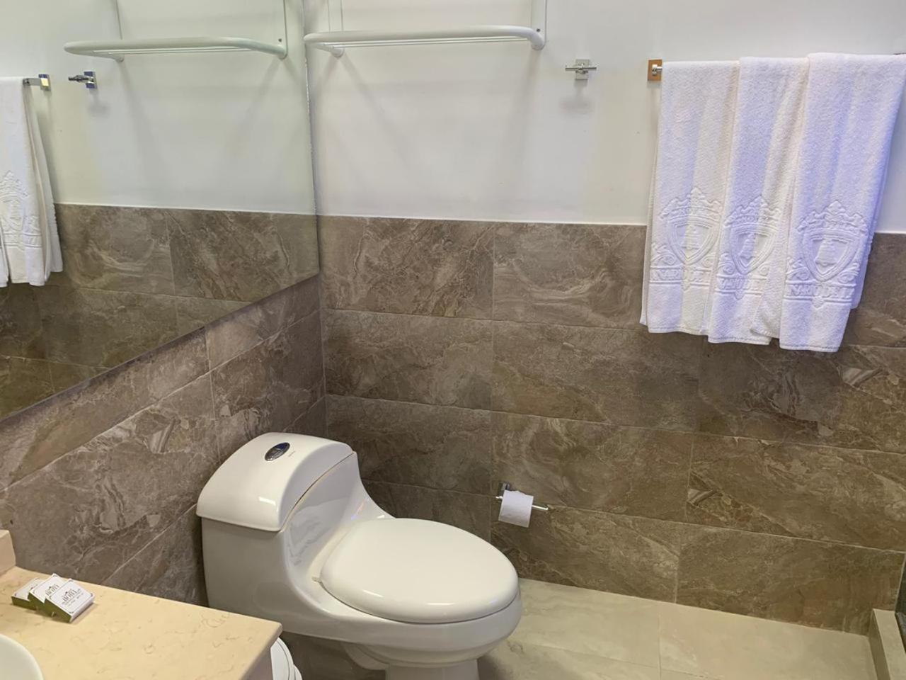 Hotel Campanario Real 46/50