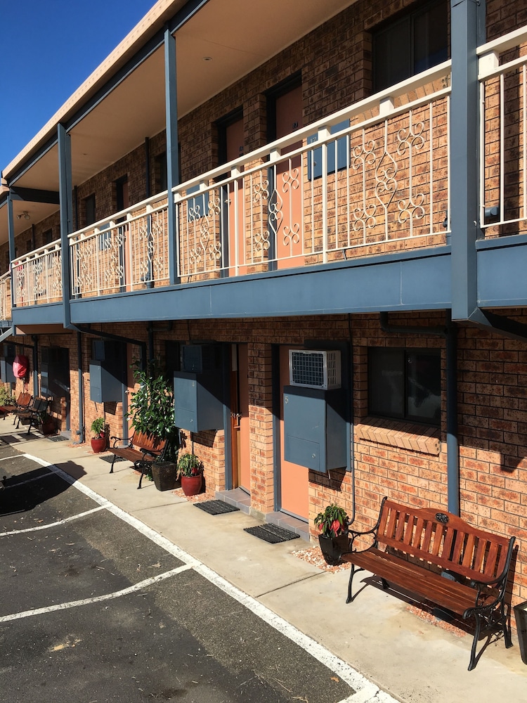 Bridge View Motel 2/50