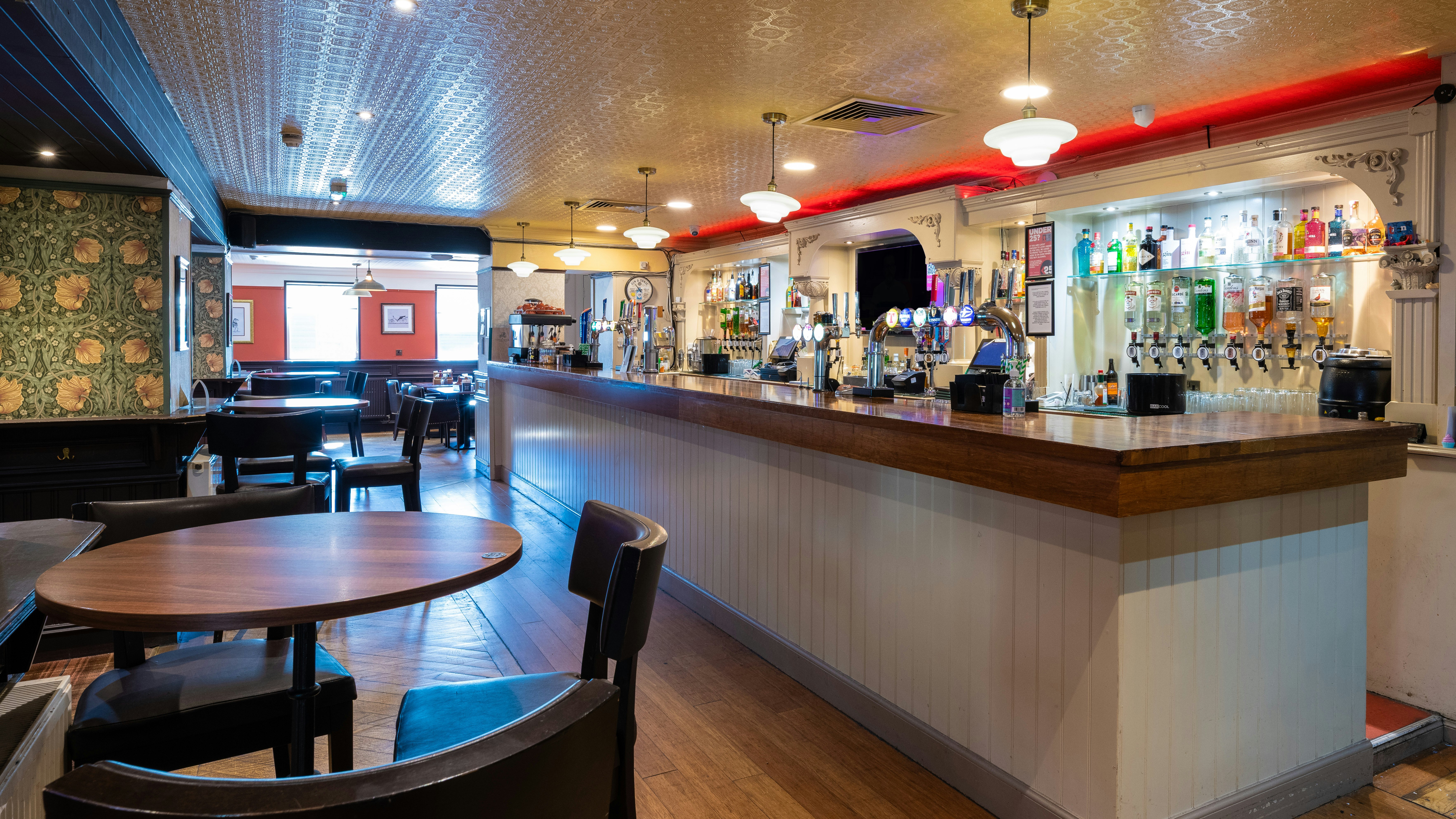 Fishers Hotel 37/50