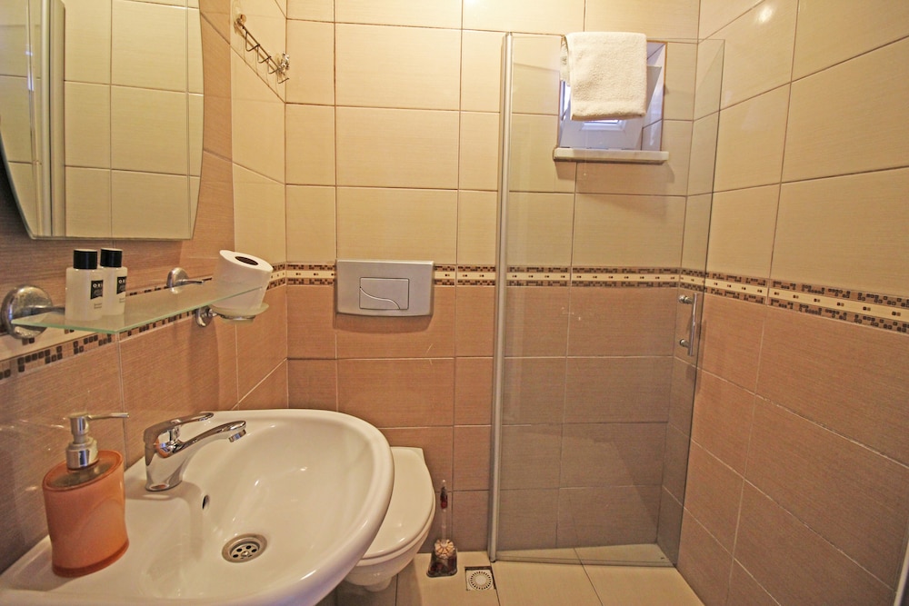 Hambarli Otel 45/49