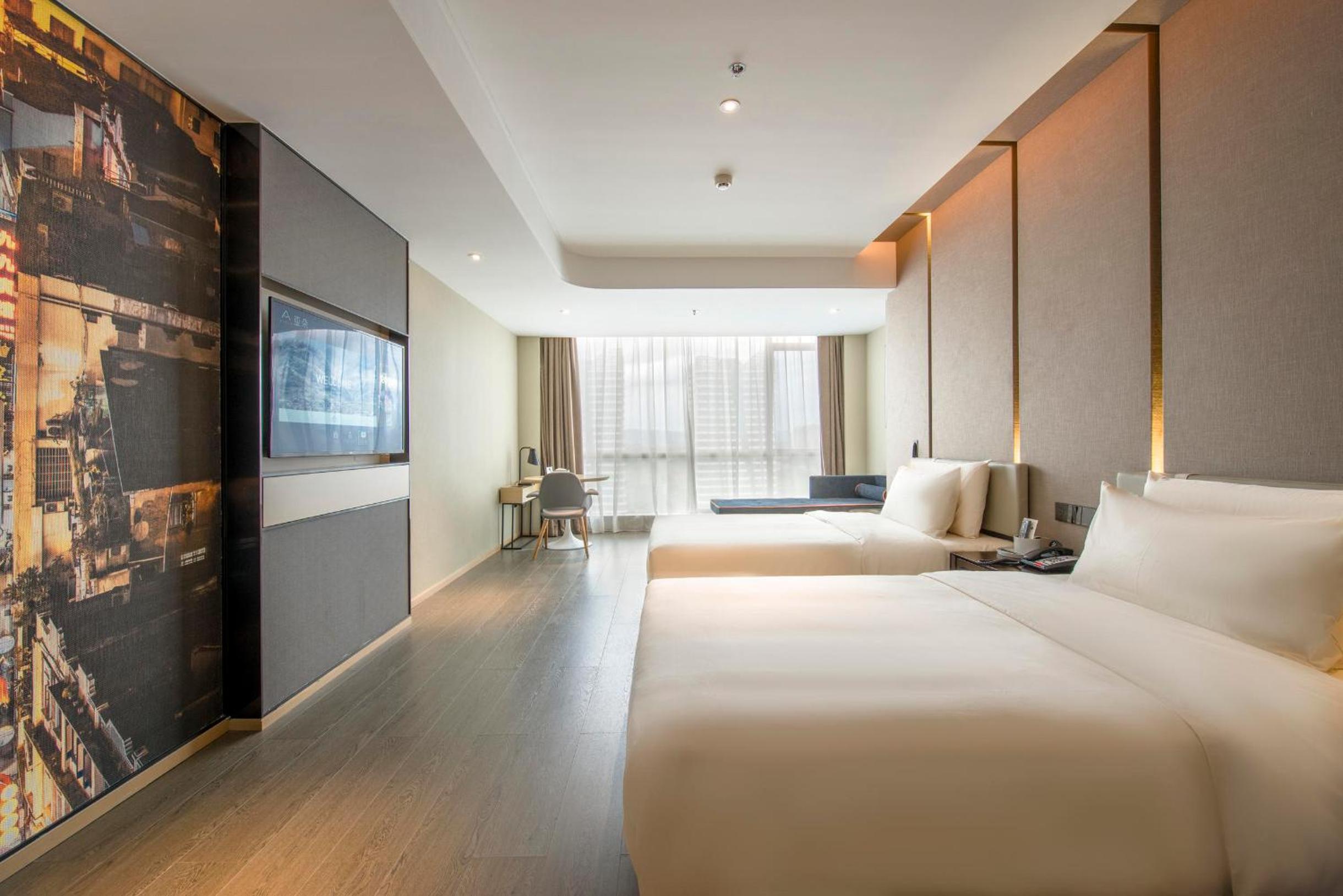 Guangzhou Huadu Square Atour Hotel 7/25