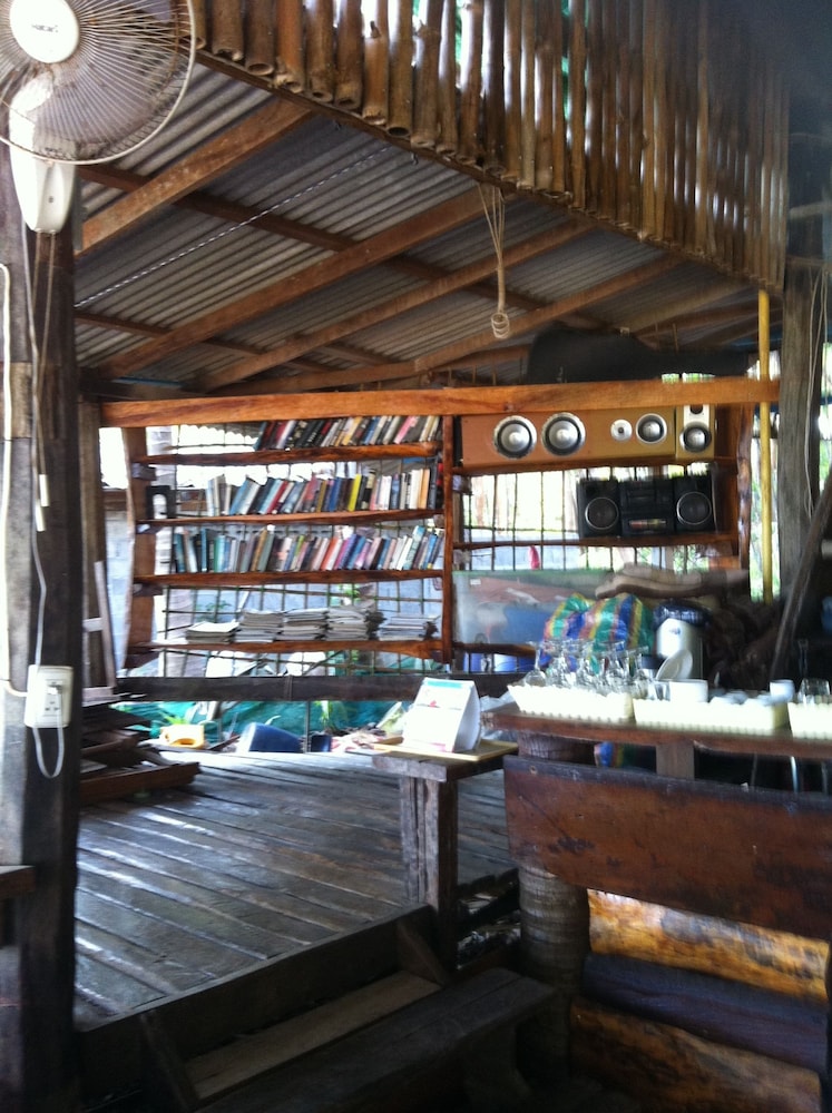 Bonhomie Beach Cottages 17/44